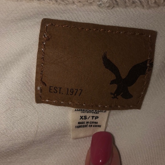 White denim jacket from american eagle. - Picture 3 of 3